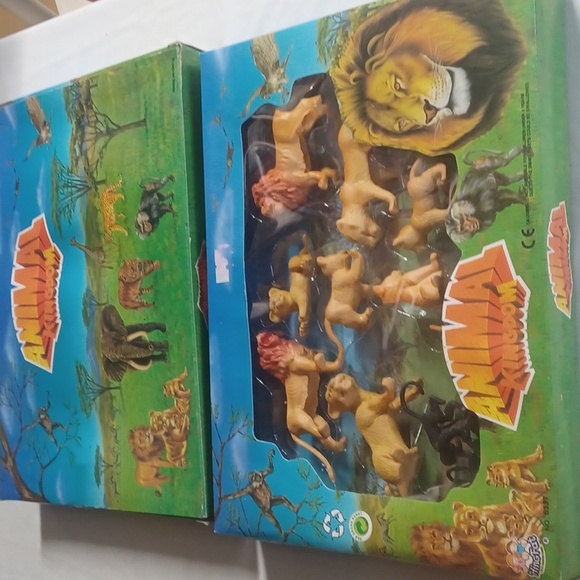 2 nwt animal kingdom sets - Picture 3 of 3